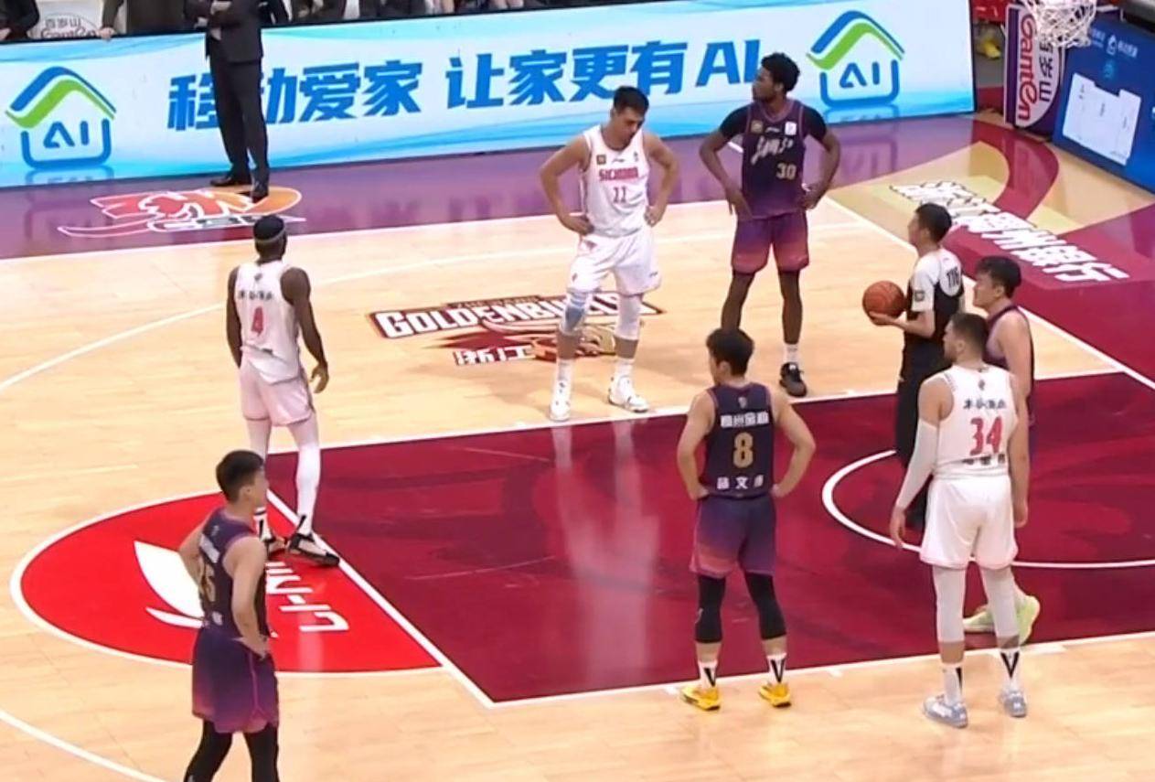 牛(niú)！奎因NBA发展聯(lián)盟MVP显威，完爆佈(bù)朗，广东保底总决赛！