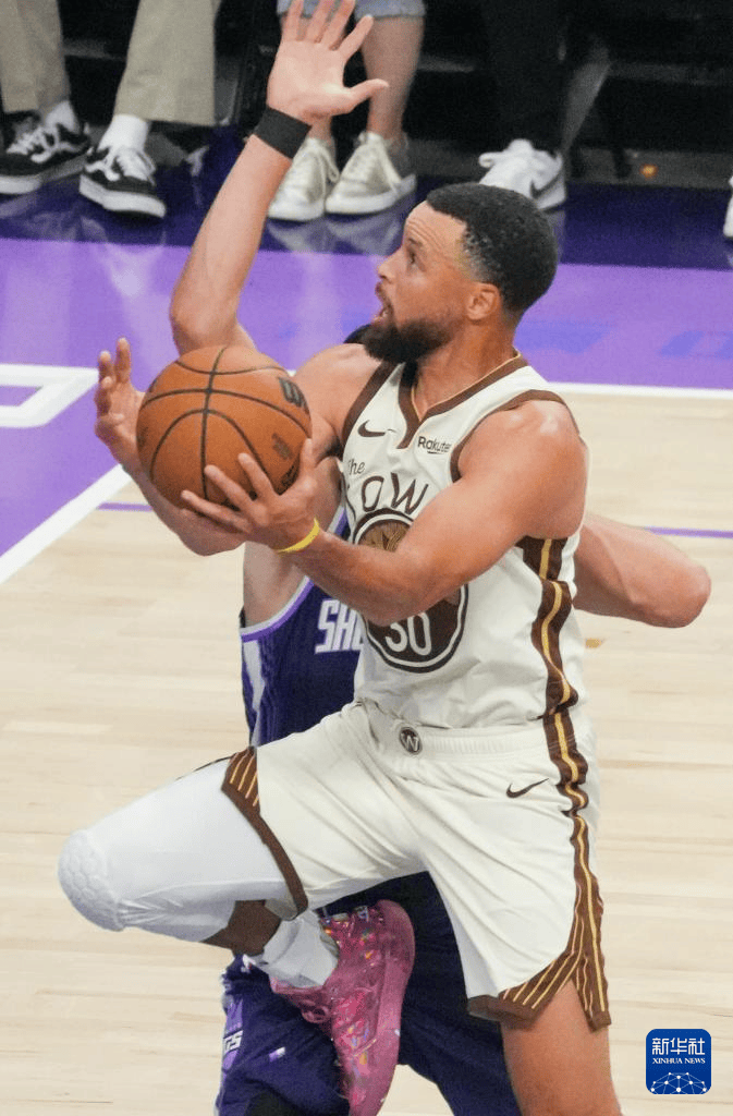 NBA常规赛：国王胜勇士