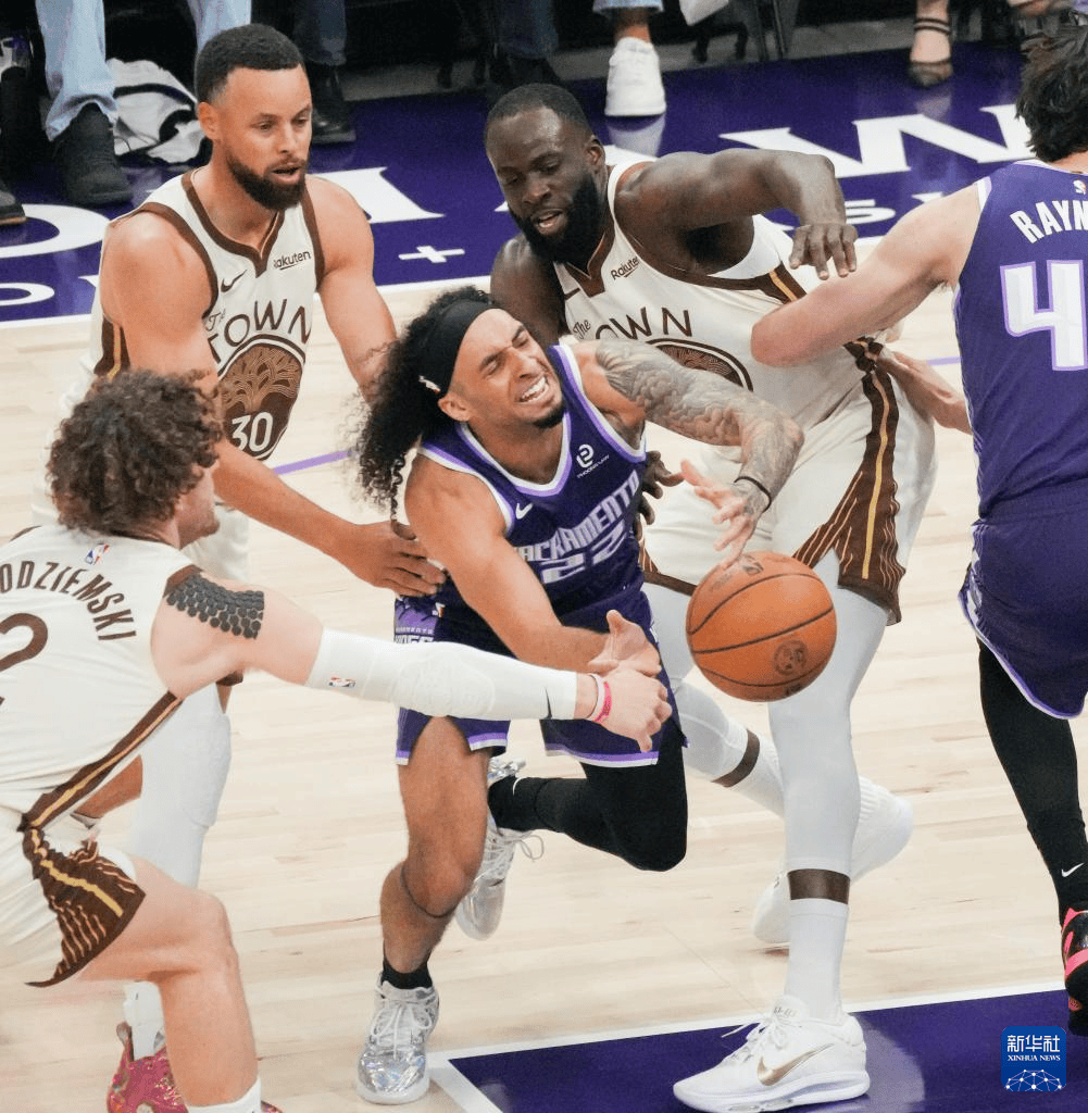 NBA常规赛：国王胜勇士